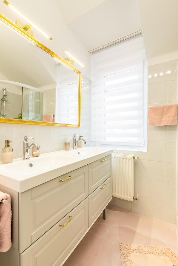 Monarchia Apartman Pearl Mosonmagyaróvár Εξωτερικό φωτογραφία