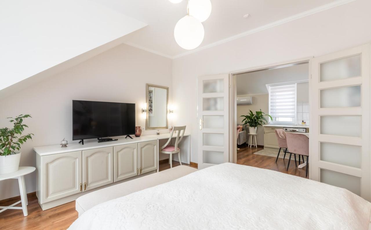 Monarchia Apartman Pearl Mosonmagyaróvár Εξωτερικό φωτογραφία