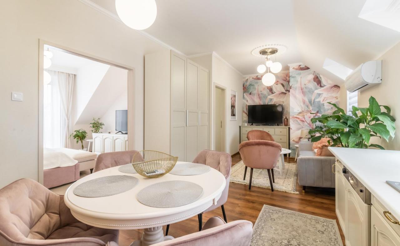 Monarchia Apartman Pearl Mosonmagyaróvár Εξωτερικό φωτογραφία